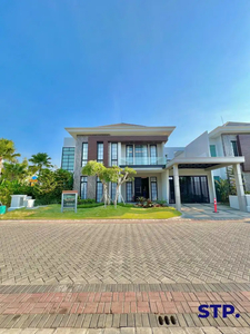 Rumah mewah Pakuwon City cluster Aruba Villa tipe Delvin