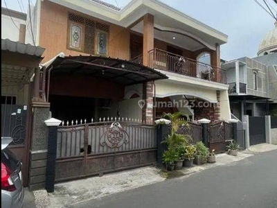 RUMAH SEMI FURNISHED DI KEBON JERUK