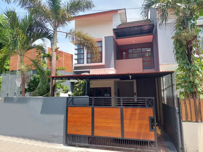 Rumah Style Vila di Jl RS Udayana Jimbaran 2 Lantai, Pool & View Hijau