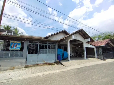 Rumah terawat di jalan golf selatan arcamanik bandung