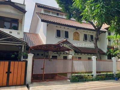 Rumah Tinggal di Taman Berdikari, 2 Lantai