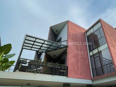 Rumah Townhouse Lebak Bulus Jakarta Selatan furnished Minimalist