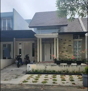 Surabaya Barat Rumah Strategis di Citraland Golf Avenue