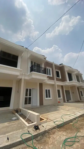 Termurah dijelasnya rumah 2 lantai 820jt dp 0