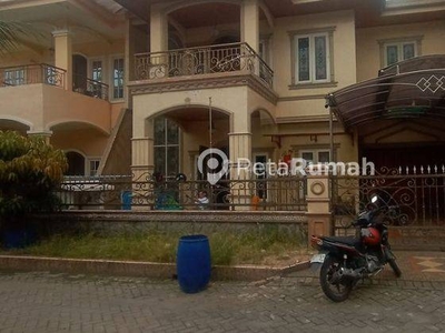 Villa Jalan Cemara Asri Boulevard Raya Komplek Cemara Asri
