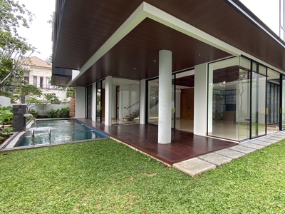 Dijual Brand new modern tropical house lokasi strategis di kemang