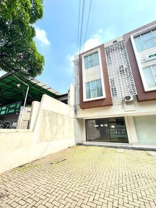 Rumah di Jl Banteng Dalam Bentuk Tanah Kotak dekat dengan Jalan Pelajar Pejuang