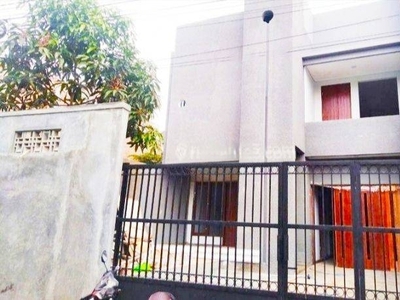 Dijual Rumah Desain Industrial Singelhouse Bangunan 2 Lantai Selangkah Kejalan Raya Condet
