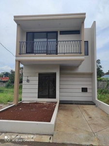 Rumah 2 Lantai Siap Huni Dijual Murah Dp 0 Lokasi Pinggir Jalan