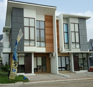 rumah baru asri minimalis modern di Galuhmas Karawang, berada di pusat kota, dekat ke Mall, Hotel Mercure, Kuliner, Techno Mart, Gramedia, sekolah Al-Azhar, RSUD, nilai al tinggi, investasi paling menguntungkan di Area Karawang,