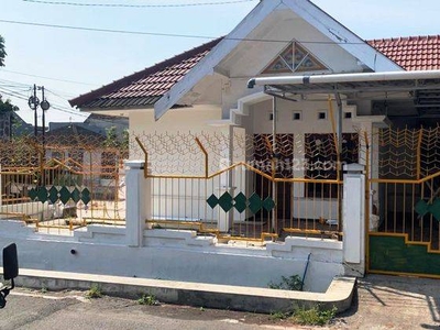 Rumah Besar Daerah Borobudur Blimbing Luas, Aman, Siap Pakai