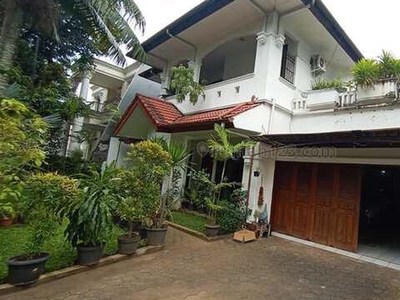 Dijual RUMAH CIPAKU, KEBAYORAN BARU LOKASI TENANG, NYAMAN UNTUK H