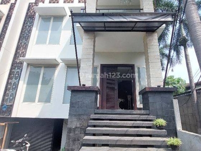 Rumah Impian Jalan Anggur Cipete bangunan 3 lantai dekat dengan Cipete Raya Jakarta Selatan