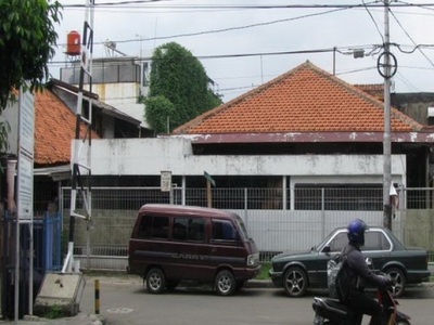 Dijual Rumah Lama di Lokasi Strategis Menteng Area Dijual