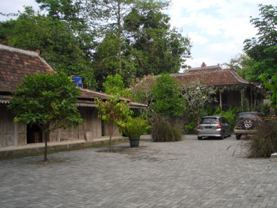 Rumah Limasan Jawa dekat Tebing Breksi dan Candi Boko Jogja