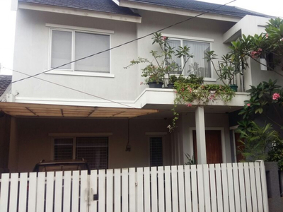 Dijual Rumah minimalis siap huni dalam perumahan villa bintaro in