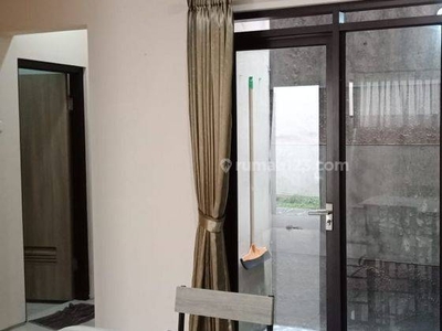 Rumah Nyaman 3 Lantai Siap Huni di Suryalaya, Bandung