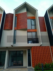Rumah Siap Huni 3 Lantai Berkonsep Skandinavia Dekat Bintaro Jaya Exch