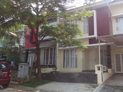 Dijual Rumah Siap Huni di Cluster Emerald View Bintaro Jaya, Sekt