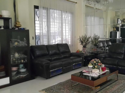 Dijual Rumah Siap Huni, Lokasi Strategis Pinggir Jalan Raya & Bis