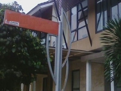 Rumah Siap huni, posisi di hoek, securty 24 jam dg 1 pintu masuk yg dijaga security 24 jam di Bintaro Jaya Sektor 9