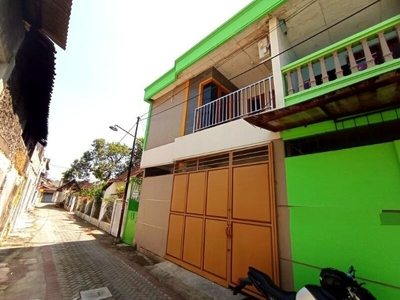 Rumah tingkat cantik tengah kota Solo daerah keprabon