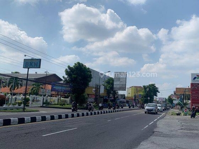 Tanah Samping Bkn Sleman Depan Spbu Mlati di Jalan Magelang