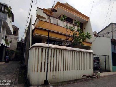 Rumah 2 Lantai SHM di Jl. Bulu Jaya, Surabaya