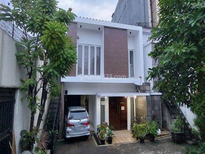 Rumah Strategis Cocok Untuk Usaha dan Lokasi Pinggir Jalan @Jl Wijaya, Kebayoran Baru