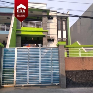Dijual Lelang Rumah LT 250 m2 3 Lantai di Jl. H. Domang Kebon Jeruk - Jakarta Barat