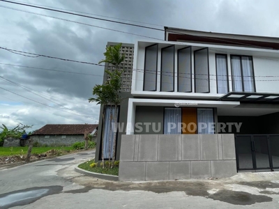 Dijual Rumah 2 Lantai Tipe 125/137 4KT 3KM Full Furnished Di Purwomartani Kalasan - Sleman