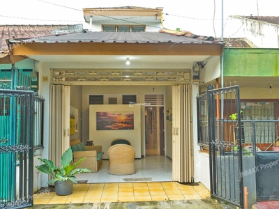 Dijual Rumah Minimalis 2 Lantai 3 Kamar Tidur Dibawah 1M di Daerah Klojen - Malang Kota