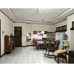Dijual Rumah Stategis Tipe 150/256 3KT 2KM di Daerah Kembangan Komplek DKI Joglo - Jakarta Barat