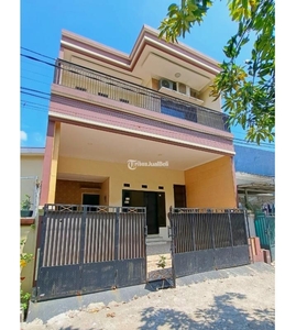 Dijual Rumah Strategis Cluster Boulevard Hijau Harapan Indah LT94 LB152 - Bekasi