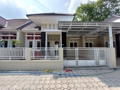 Jual Rumah 3 Kamar Siap Huni Desain Modern Dekat Candi Prambanan - Klaten