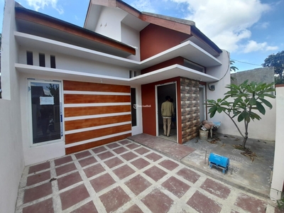 Jual Rumah Modern Baru Siap Huni Tipe 50/70 dekat Exit Toll Pakis - Malang