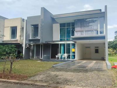 Disewakan rumah cantik depan taman di Citra Gran Cibubur