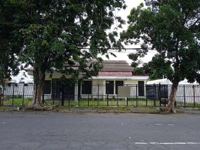 DISEWAKAN RUMAH USAHA RAYA JEMURSARI