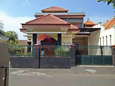 Rumah Villa Dewi Sartika Kota Wisata Batu Dekat Pasar Dan Terminal