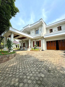 Disewakan Rumah Mewah di Pondok Indah