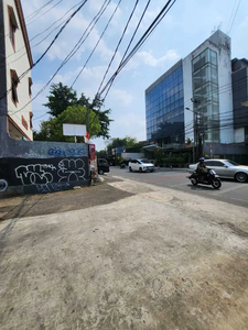 Rumah dan bangunan komersil dekat NJOP di Kebayoran Jakarta Selatan