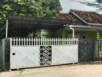 Rumah fasilitas AC lokasi strategis