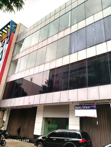 Sewa Gedung 4 Lantai Luas 2500m2 di Melawai Blok M Strategis dekat MRT