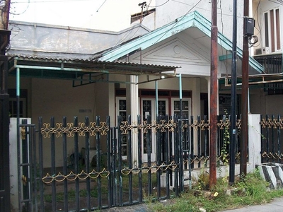 Disewa Rumah di Wisma Permai Tengah Surabaya Timur, Bagus + Teraw
