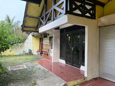 DIKONTRAKAN RUMAH 8 KT (2 LT) GKB GRESIK. COCOK UNTUK MESS PERUSAHAAN