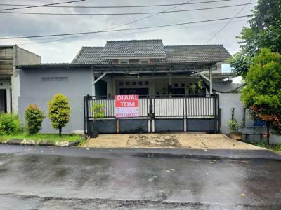 Rumah Hoek Murah Buat Usaha Bogor Country Jalan Utama Dekat Tol BORR