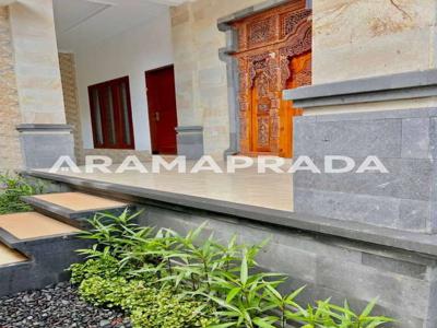 Sewa Villa Kosongan 2 Lantai 4 Kamar Buduk Mengwi Badung