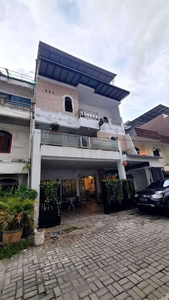 Hotel dan Cafe Di Raden Saleh Dalam Kesawan Medan