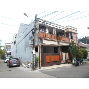 Dijual Rumah 2 Lantai LT135 LB233, Hoek, SHM, di Perum Villa Inti Persada, Pamulang - Jakarta Barat