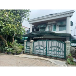 Dijual Rumah Asri Bekas Terawat Luas 300 M2 Dalam Komplek Dekat Ke Area Bintaro. – Tangerang Selatan Banten